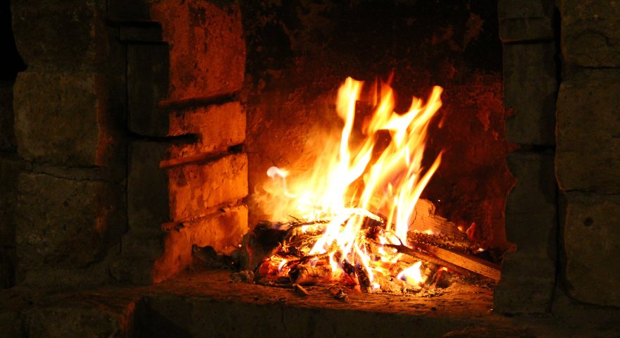 Fireplace (outdoor or indoor)