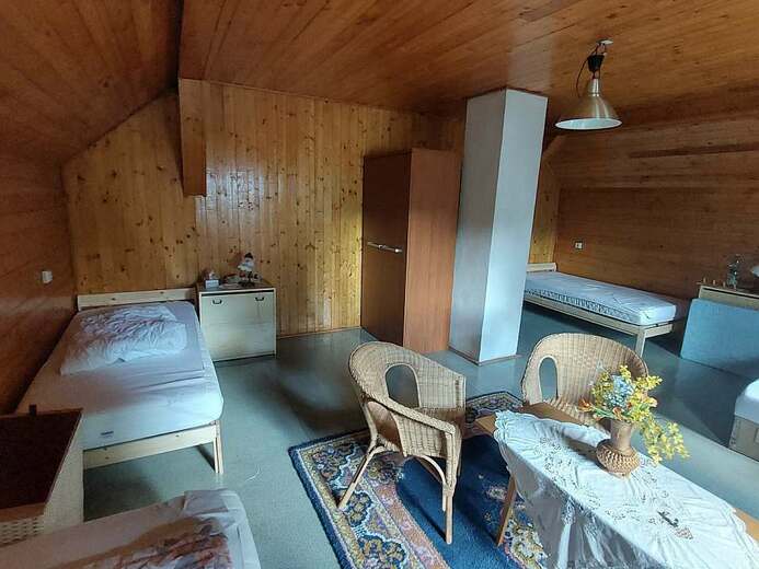loznice-horni-parto-i-78a1- - U hradu Houska