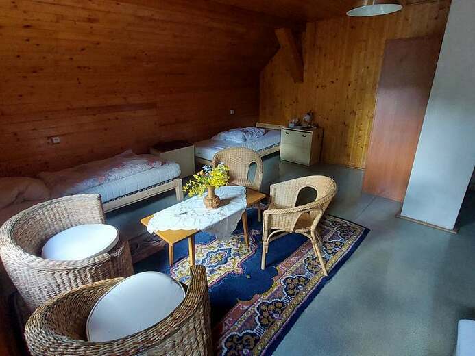loznice-horni-parto-i-c956- - U hradu Houska