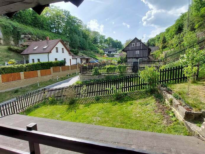 vyhled-z-loznice-ii-b52c- - U hradu Houska