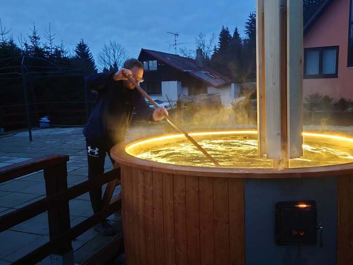 neco-se-chysta-20f5- - Smržovka