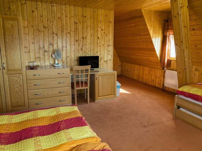 pokoj-e143- - Čeladná