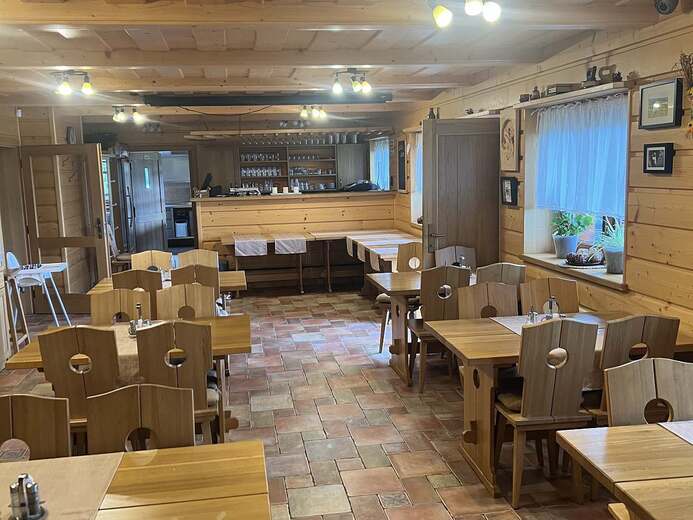 lasska-chalupa-ii-spolecenska-mistnost-c548- - Čeladná