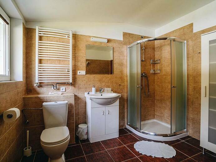 apartman-2-6-osob-dva-pokoje-2l-1pr-3l-koupelna-s-wc-samostatne-wc-10c9- - Pindula