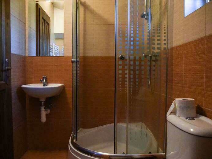 sprchovy-kout-wc-v-prizemi-8892- - U Monince