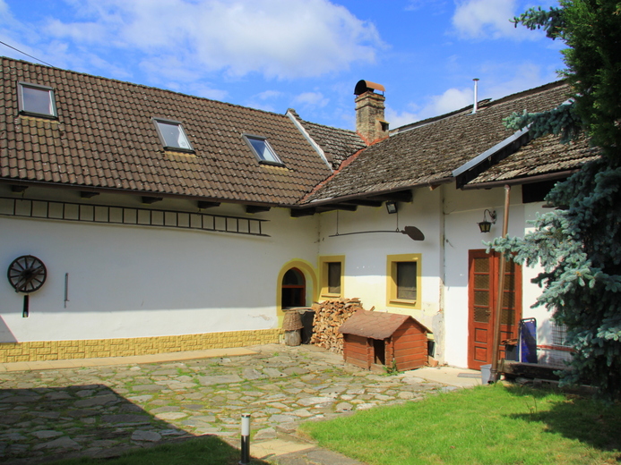 IMG_3347 - U hradu Pernštejna