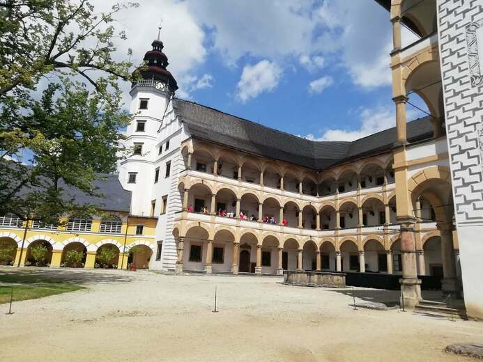 zamek-velke-losiny-f27d- - Termály Velké Losiny