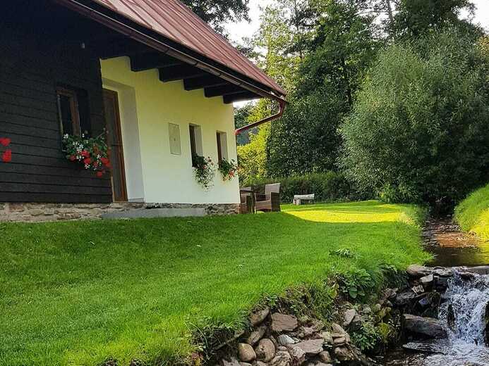 240949006_103938372026104_1338072861856566507_n - Janské Lázně