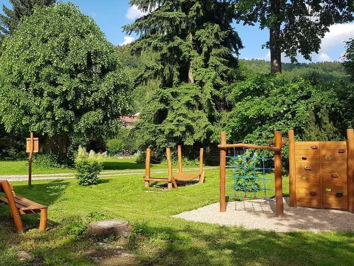 Rudolfův dvůr park - Pod Černou horou