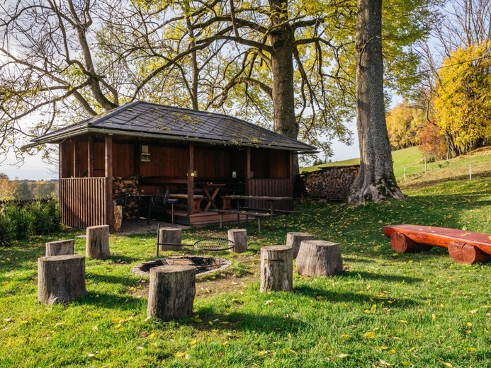 17 - U tvrze Hanička