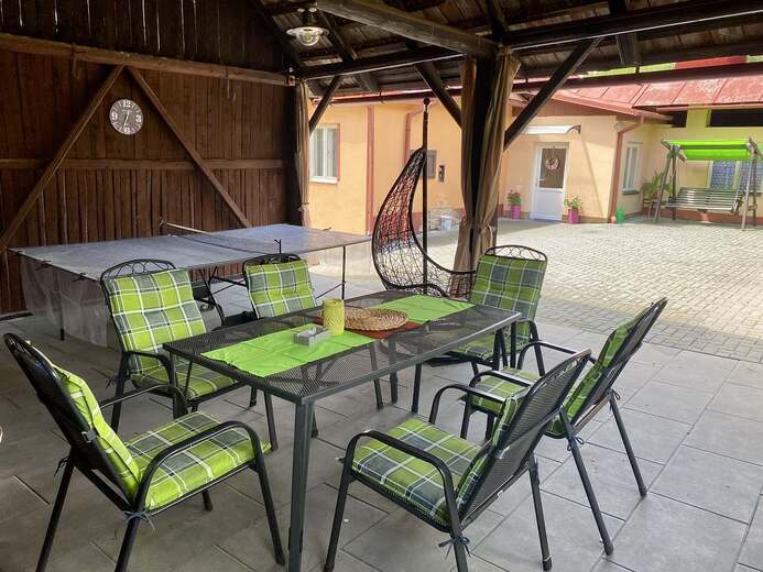 zastrene-posezeni-ping-pongovy-stul-gril-1b2a- - Žítková