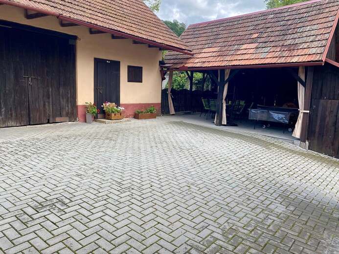 dvur-854e- - Žítková
