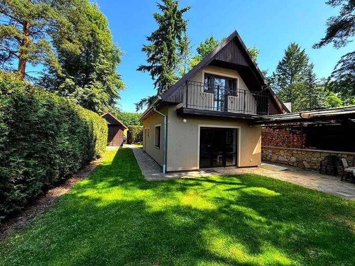 zahrada-s-chatou-a-zivym-plotem-6533- - Koloděje nad Lužnicí