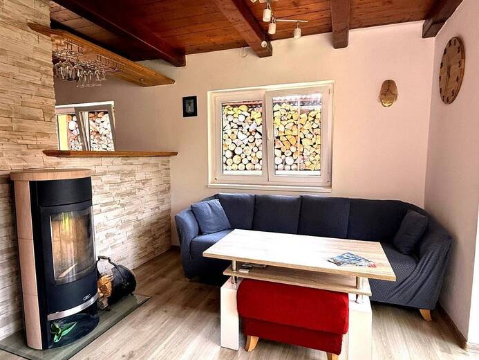 obyvak-s-tv-1-dacf- - Koloděje nad Lužnicí