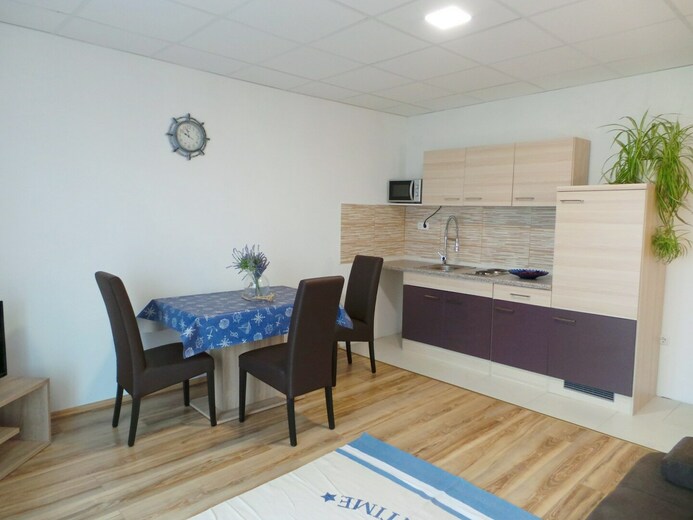 hrkrka80585ab - Ostrov Krk-Čižiči