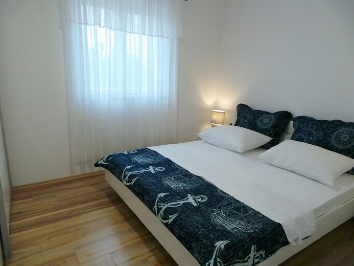 hrkrka80585ah - Ostrov Krk-Čižiči