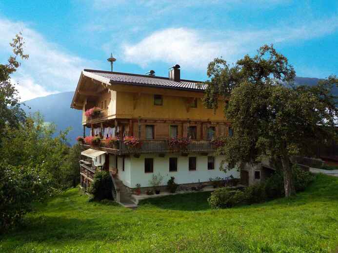 ATTIRA03084B - Zillertal